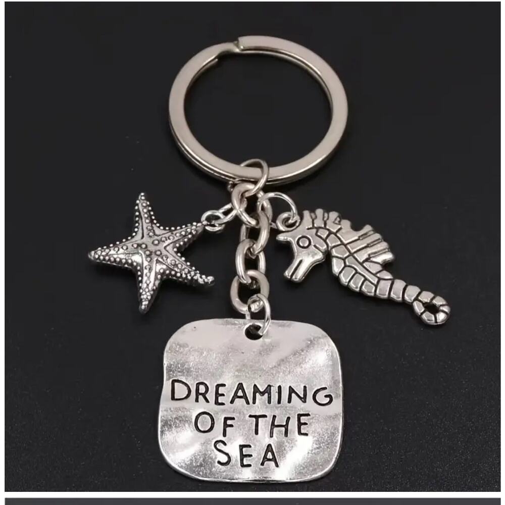 Dreaming of the Sea Keychain Charms with Seahorse and‎ Starfish Accents